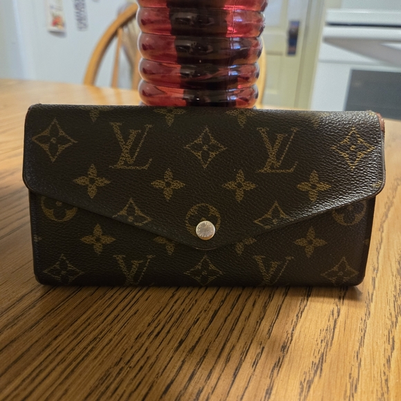 Louis Vuitton Handbags - Authentic Louis Vuitton luxury long Sarah wallet in good condition